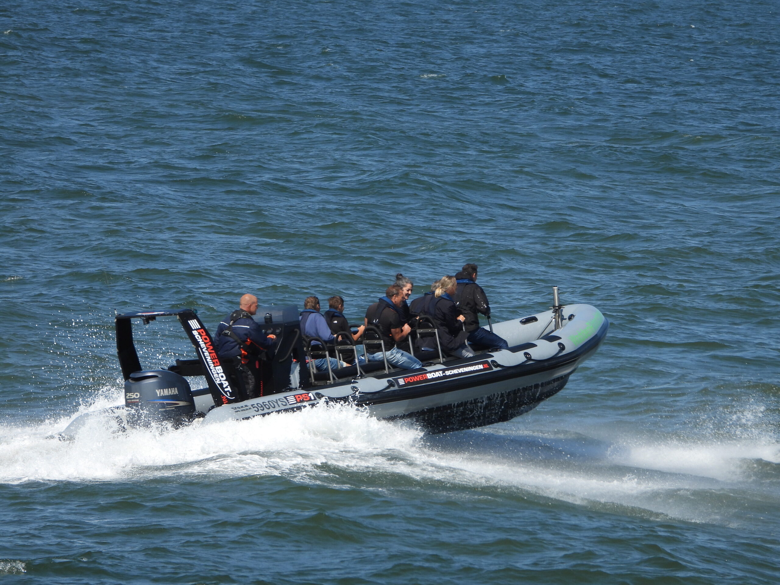 RIB powerboat actie Powerboat Scheveningen RIB